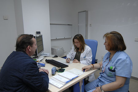 Consultas externas, pasando consulta médica